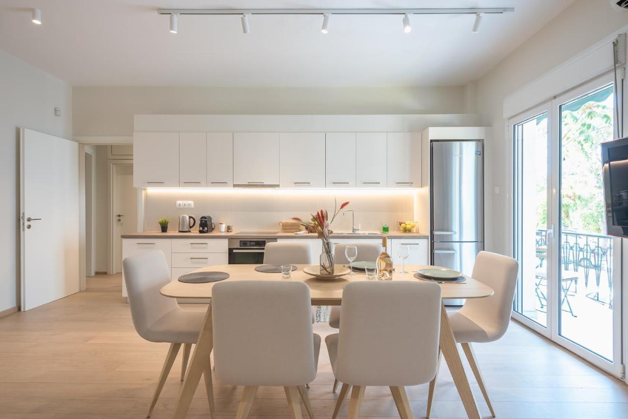 Stylish 2bdr By Acropolis Apartment *