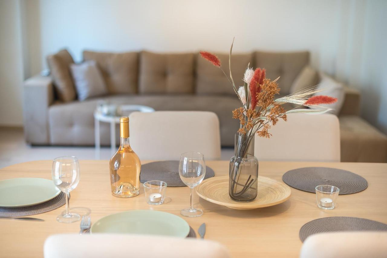Stylish 2bdr By Acropolis Apartment